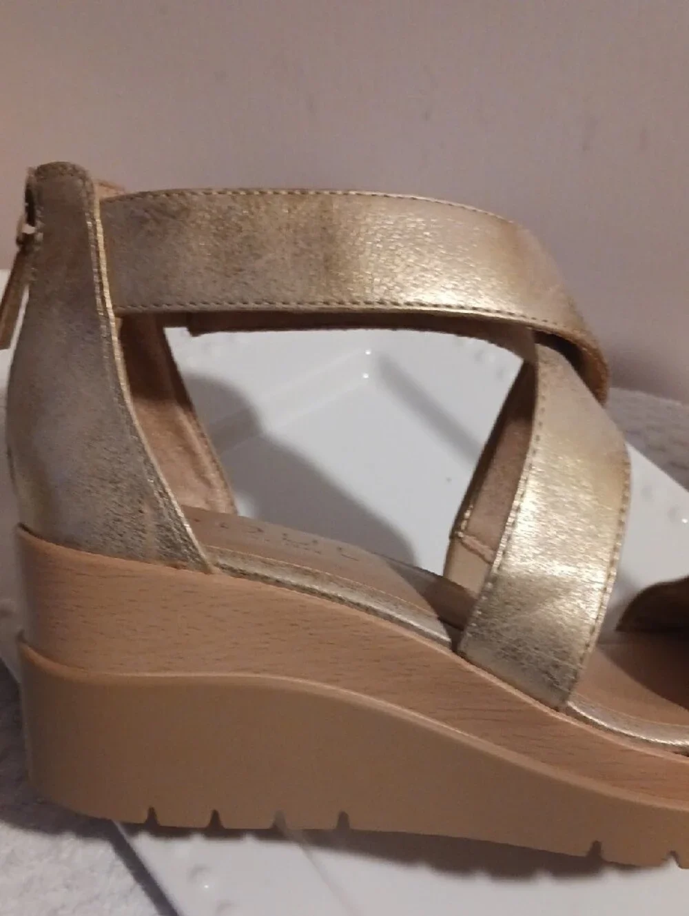 Gorgeous! Naturalizer Soul Metallic Gold Crisscross Wedge Sandals